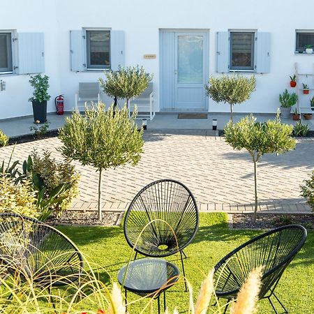Sn Santorini Apartments Kamári Dış mekan fotoğraf